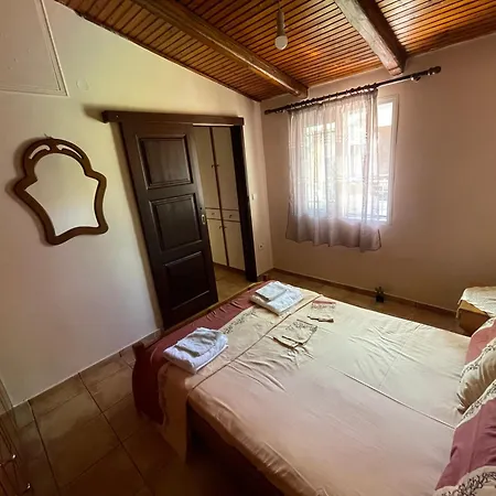 μονοκατοικία στο λουτρακι Apartment *