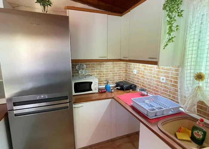 Апартаменты μονοκατοικία στο λουτρακι Лоутраки